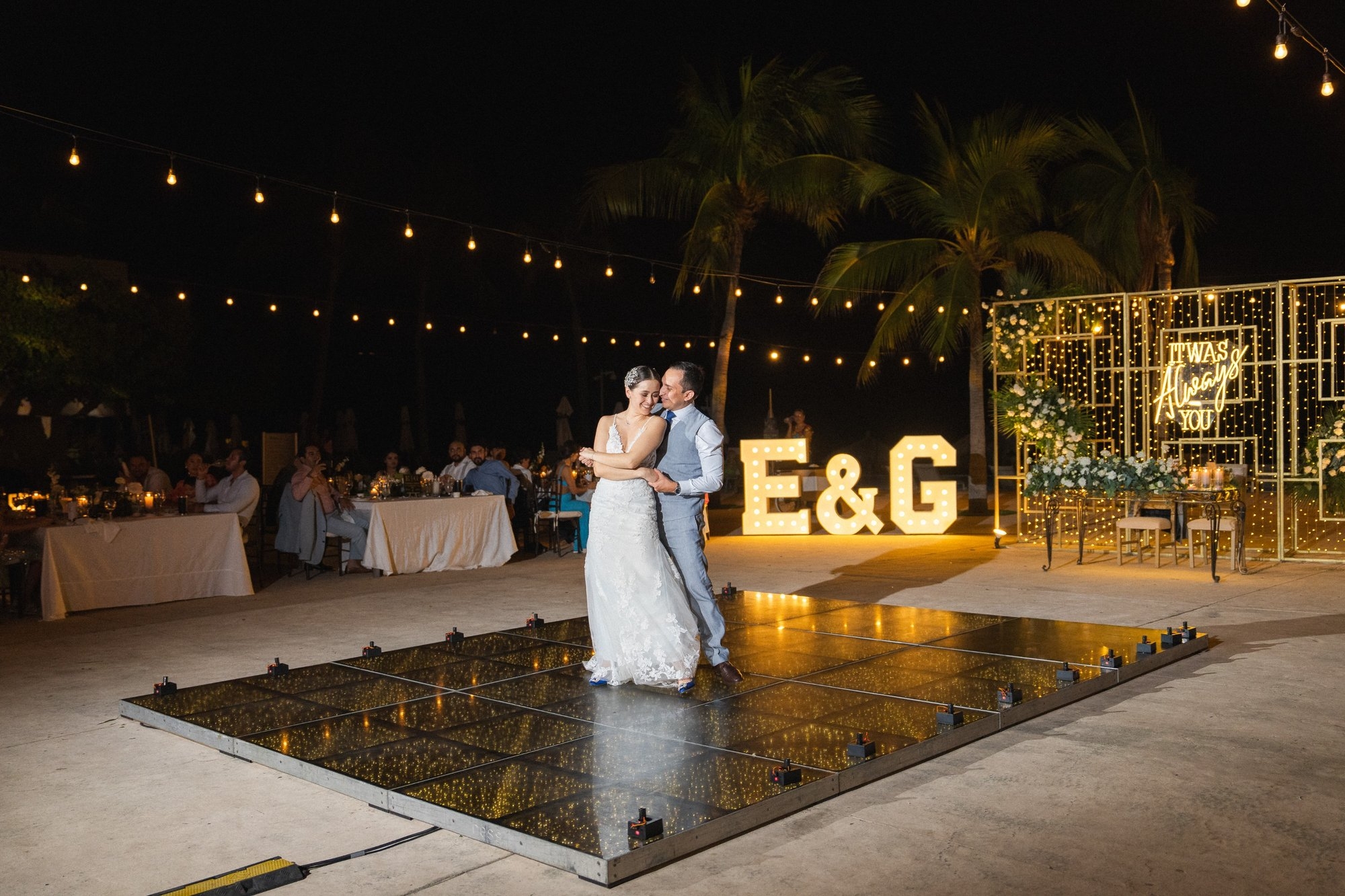 carousel-hero-element image-3