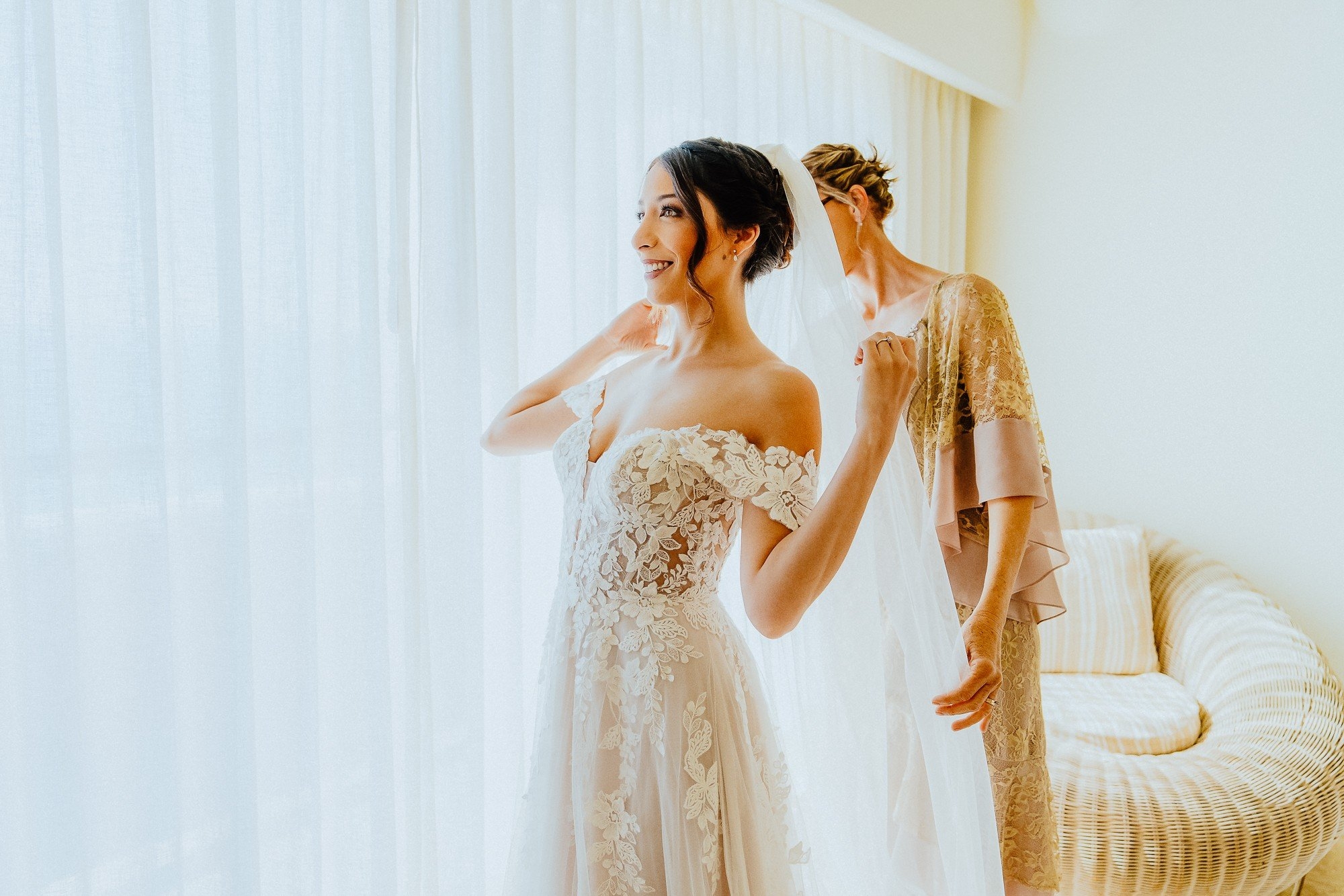 carousel-hero-element image-1