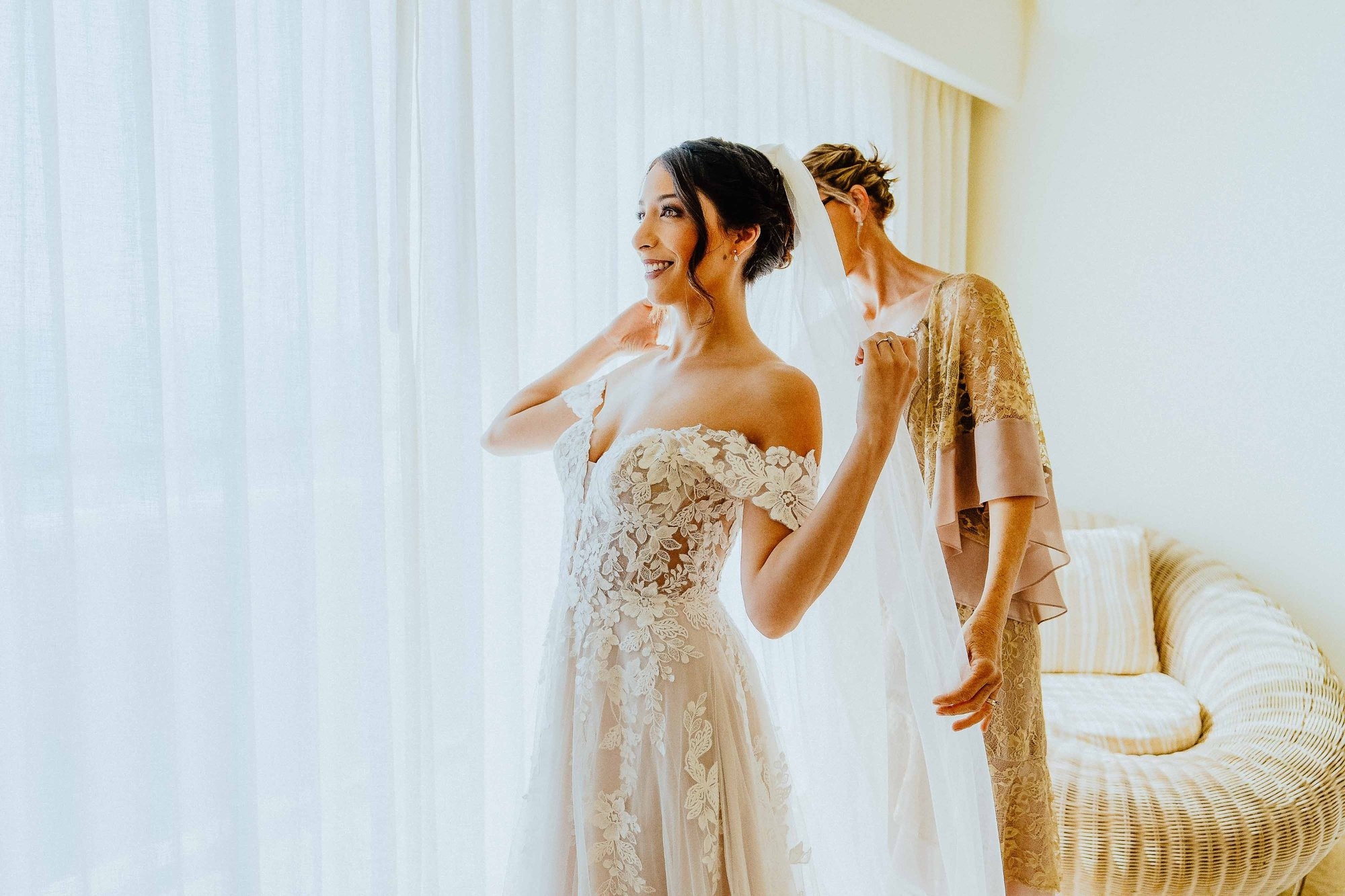 carousel-hero-element image-1