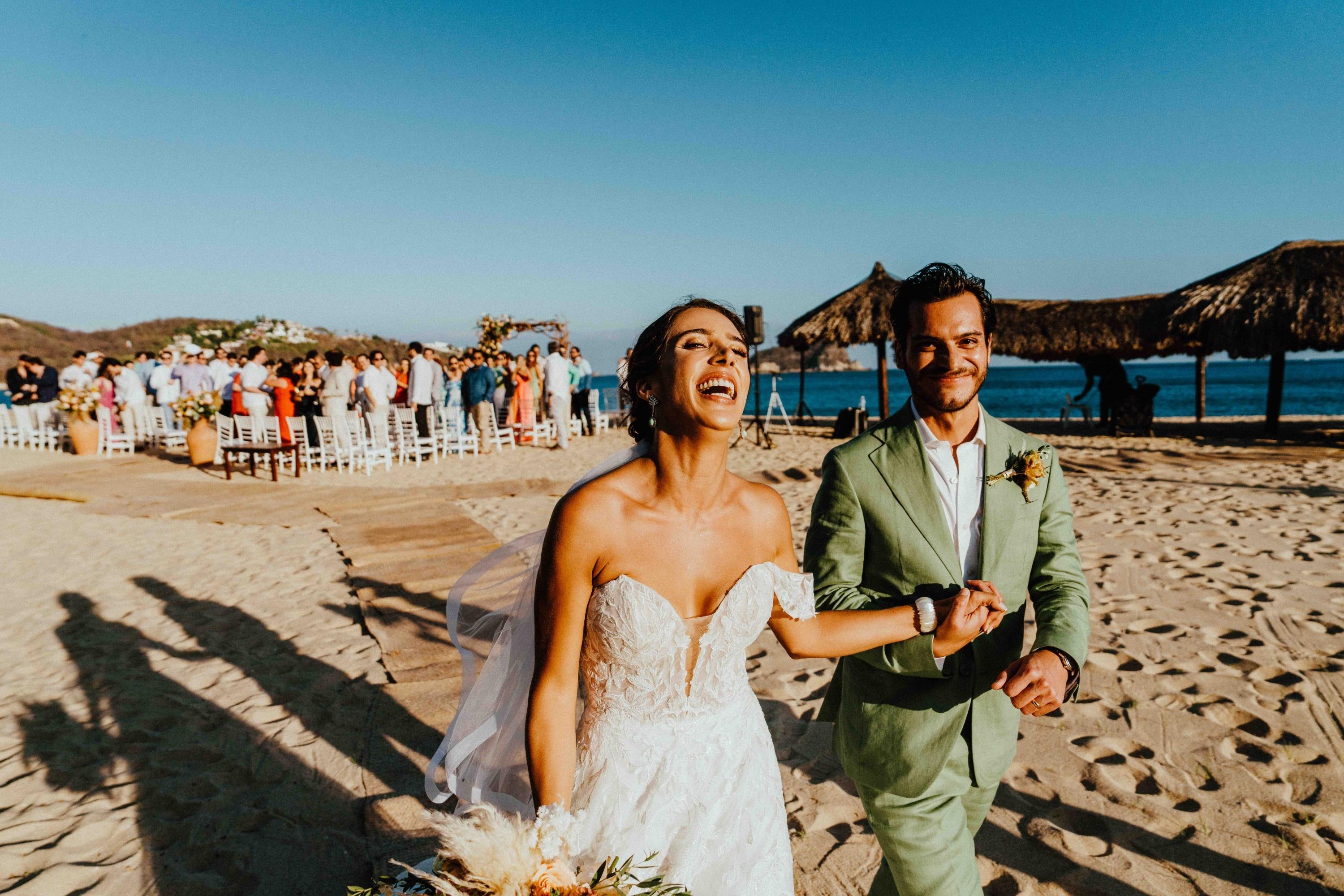 carousel-hero-element image-0