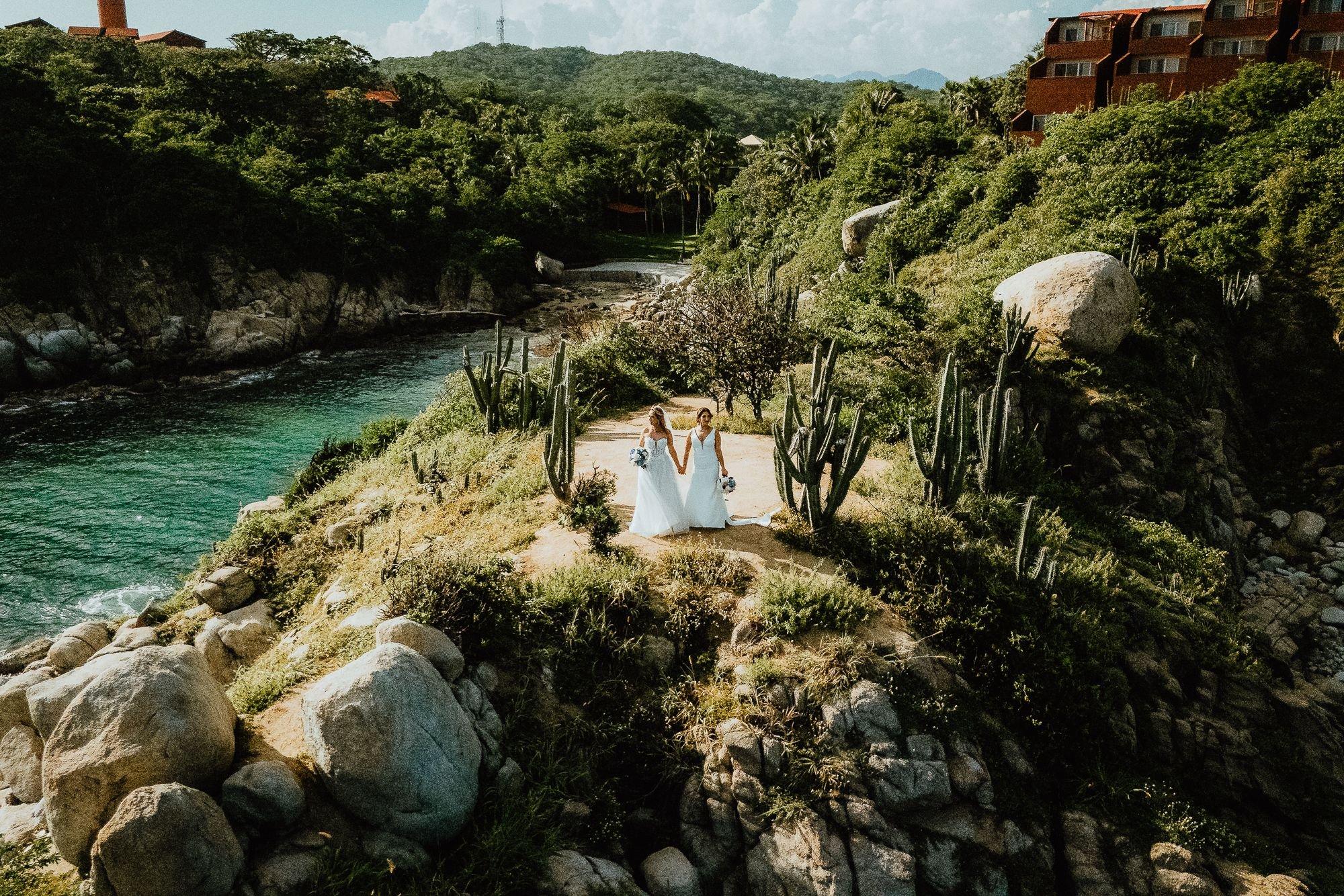 carousel-hero-element image-3